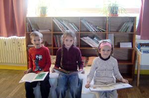 Enfants de Galland en train de lire